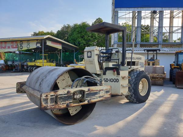 ö�� (Road Roller) (Compactor)