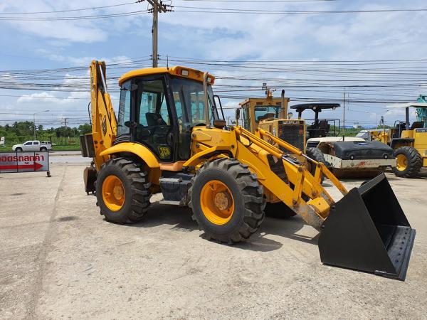 öẤ�� (Backhoe Loader)